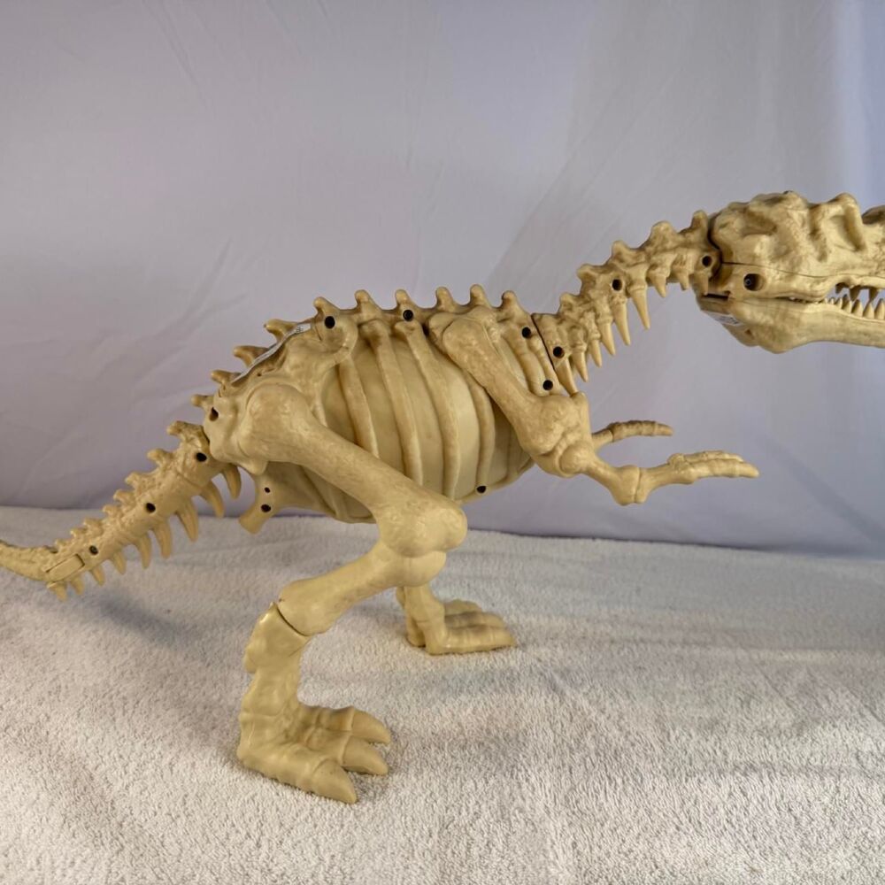 Mattel Cream and Tan Action-figures-playsets